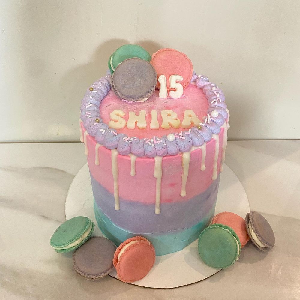 Custom cake 10
