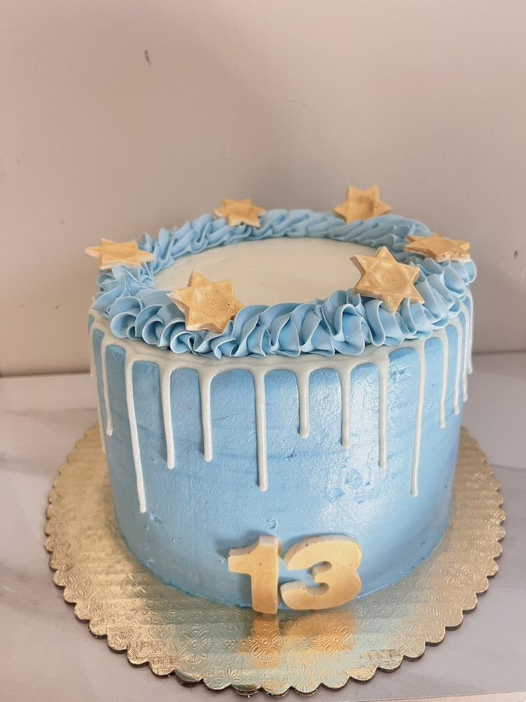 Custom cake 16