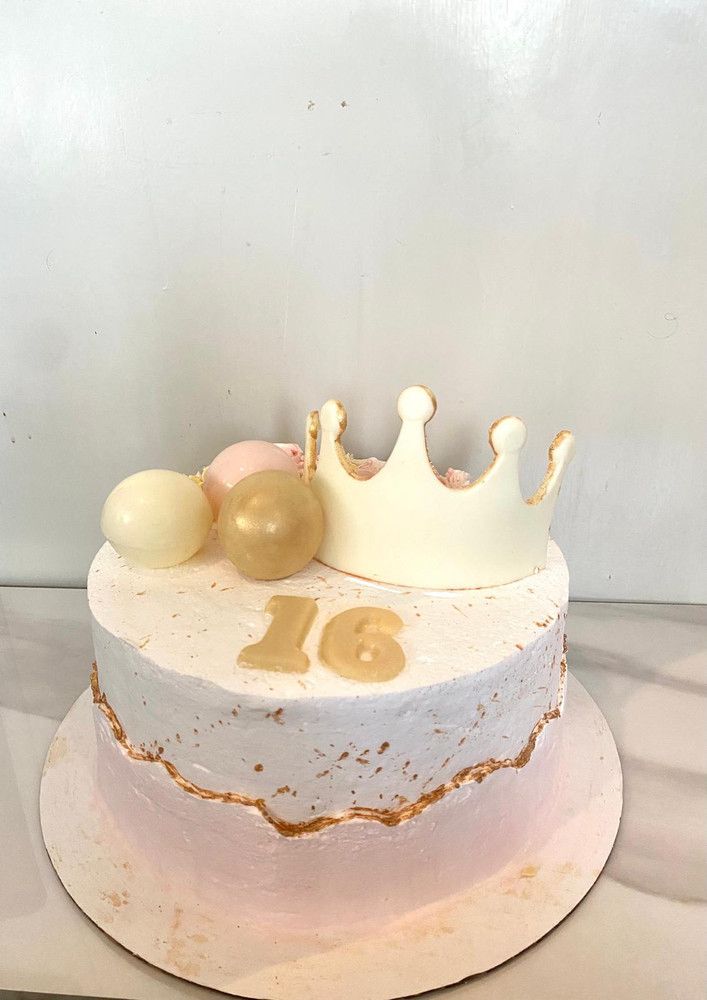 Custom cake 21