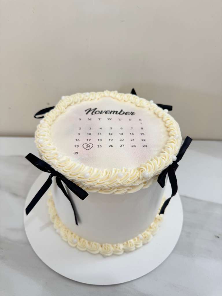 Custom cake 22a