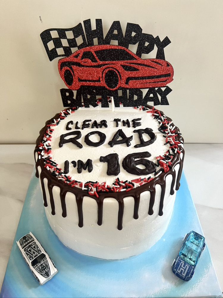 Custom cake 23