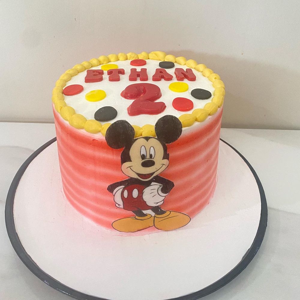 Custom cake 26
