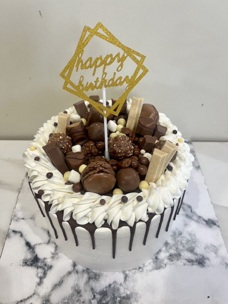 Custom cake 28