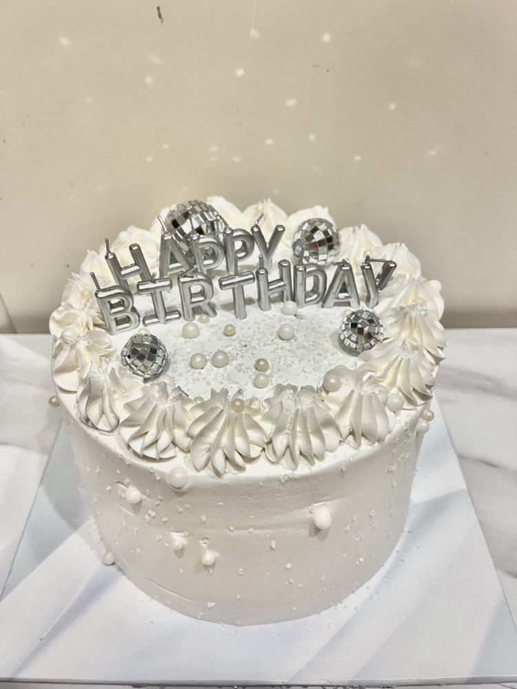 Custom cake 29