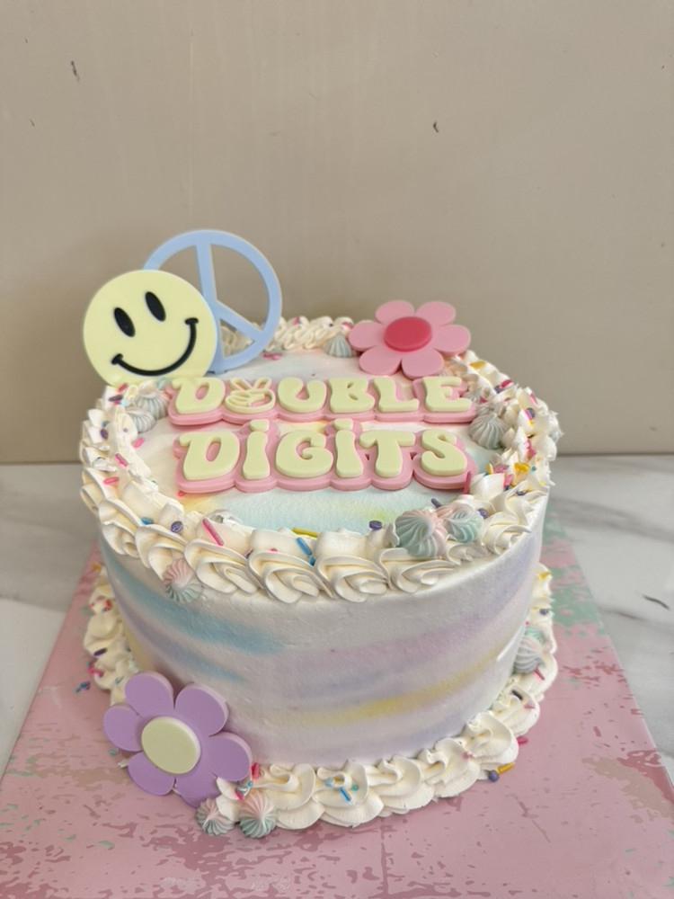 Custom cake 32