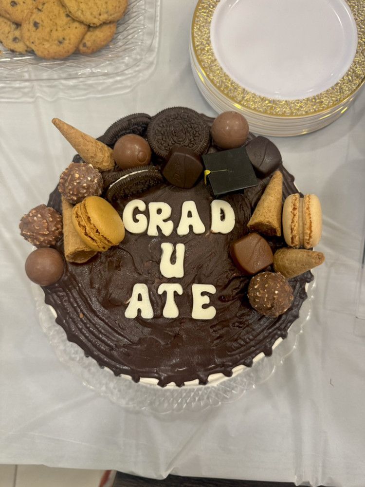 Custom cake 33