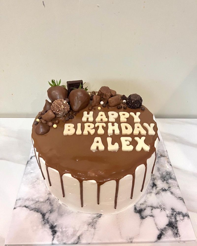 Custom cake 38