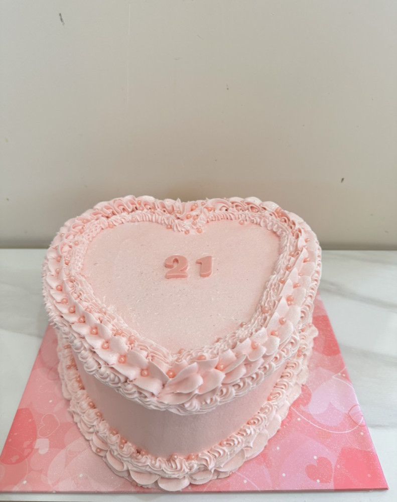 Custom cake 7